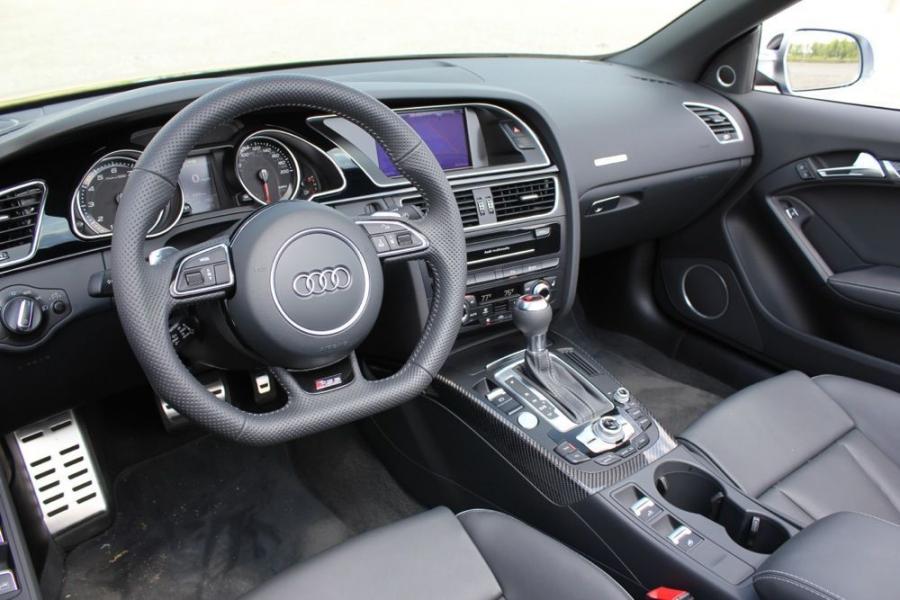 Торпедо Audi RS5 Cabriolet 2013 года  (NA) (фото 39 из 39)